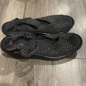 Women’s Skechers Black Silver Woven Mary Jane Style Slingback Wedge Sandals 11